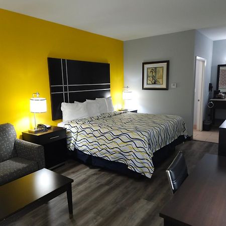 Executive Inn And Suites Tyler Bagian luar foto