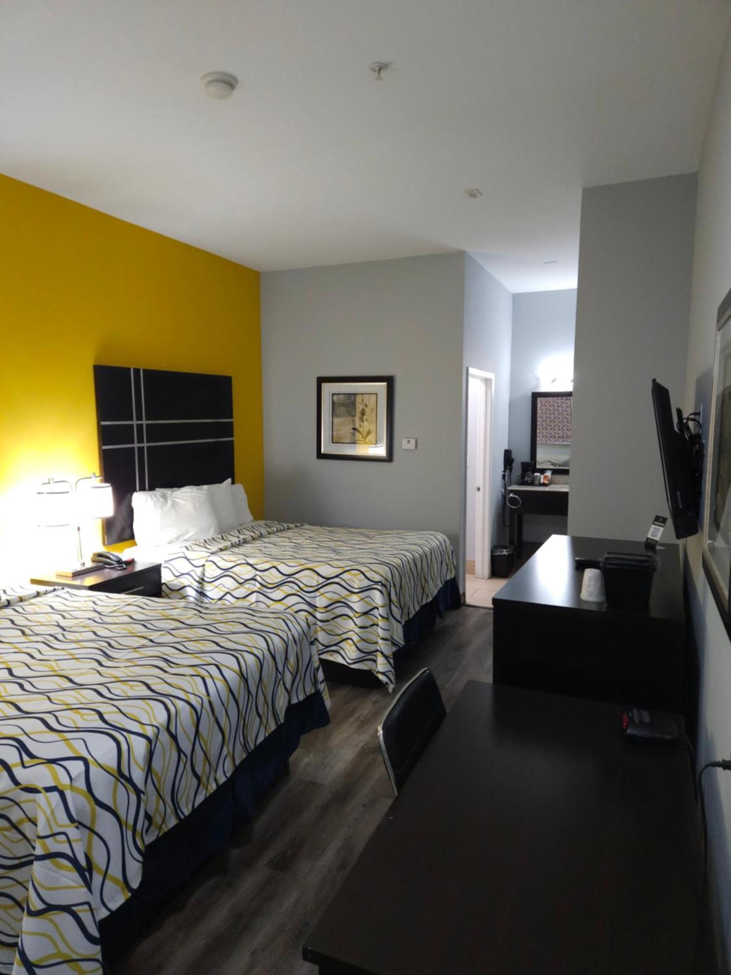 Executive Inn And Suites Tyler Bagian luar foto